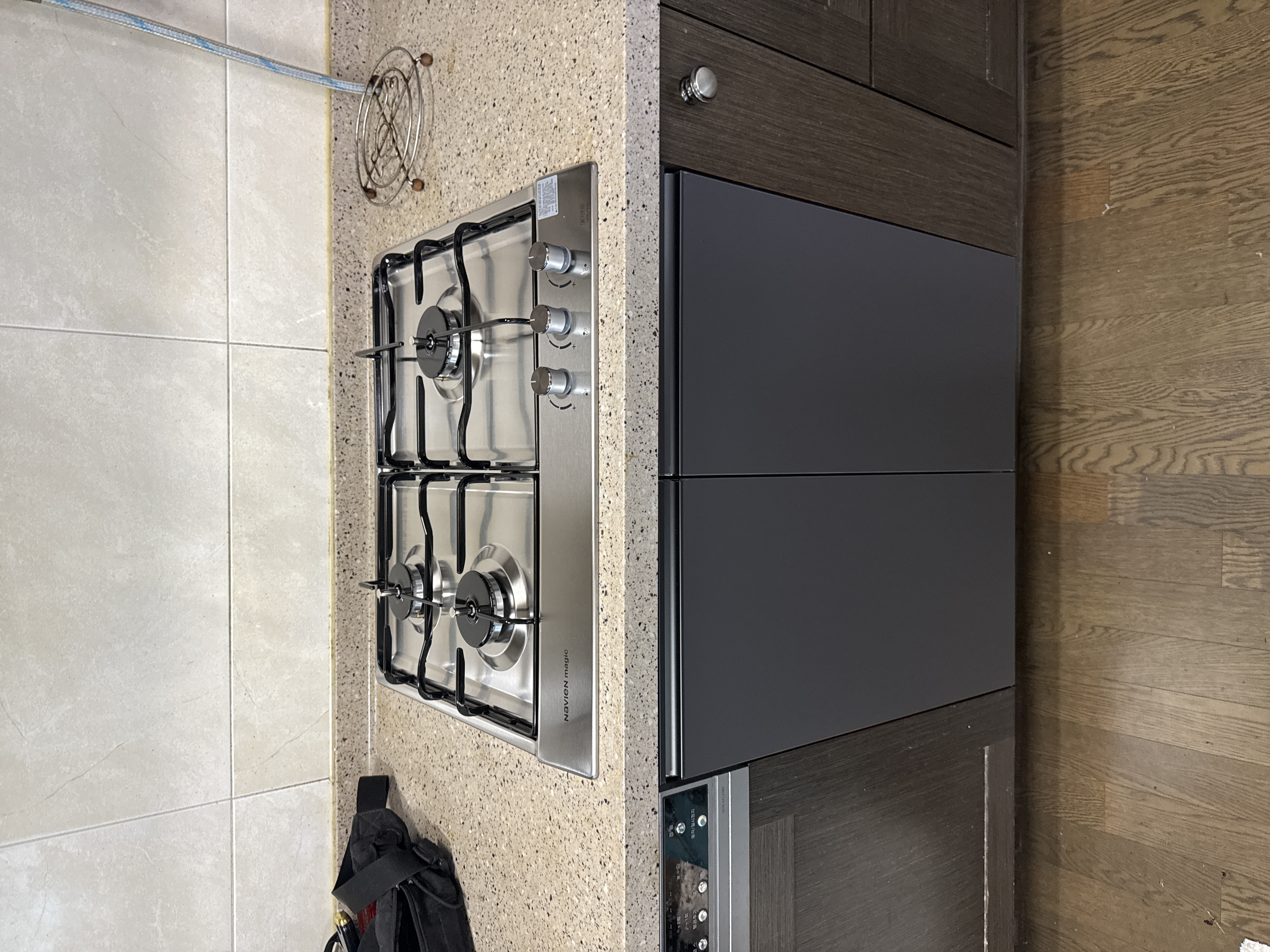 교체 후 - 새 Navien 빌트인 가스레인지